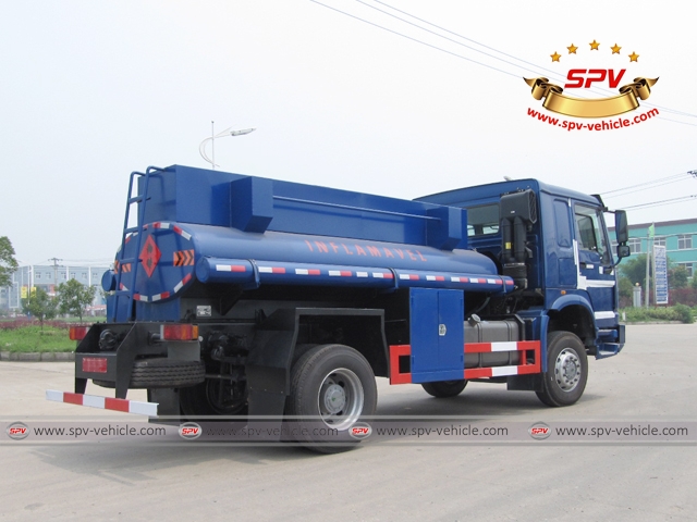 Right back side view of 4X4 Fuel Tank Truck Right back side view of 4X4 Fuel Tank Truck